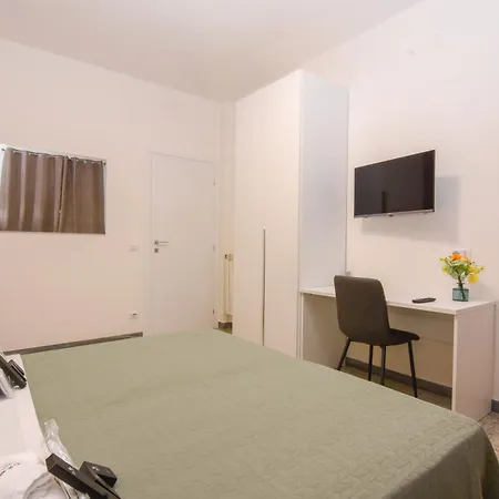 Pensión Mrbrown - Pincherle