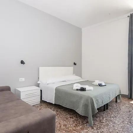 Mrbrown - Pincherle Pensión Roma