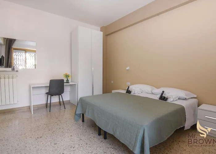 Mrbrown - Pincherle Affittacamere *